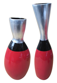 set of 2 lacquer vases