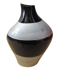 Lacquer vase 